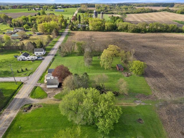 8200 312th AVENUE, Burlington, WI 53105