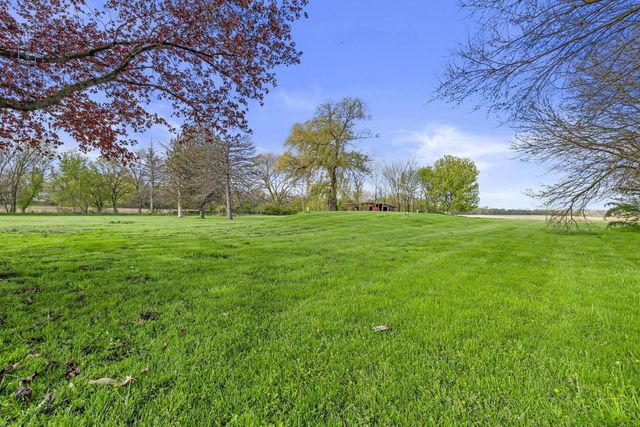 8200 312th AVENUE, Burlington, WI 53105