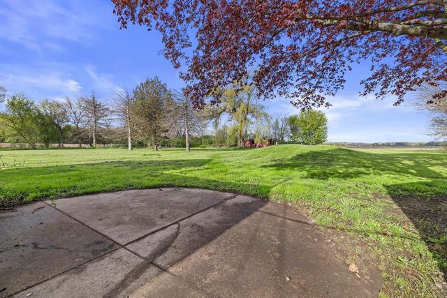 8200 312th AVENUE, Burlington, WI 53105