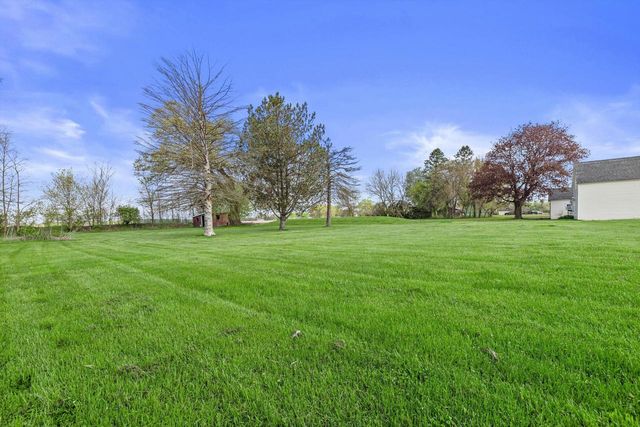 8200 312th AVENUE, Burlington, WI 53105