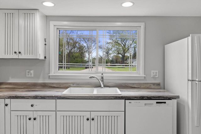 8200 312th AVENUE, Burlington, WI 53105