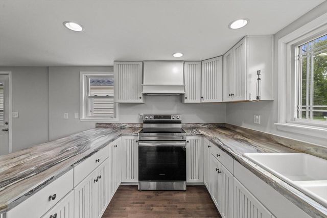 8200 312th AVENUE, Burlington, WI 53105