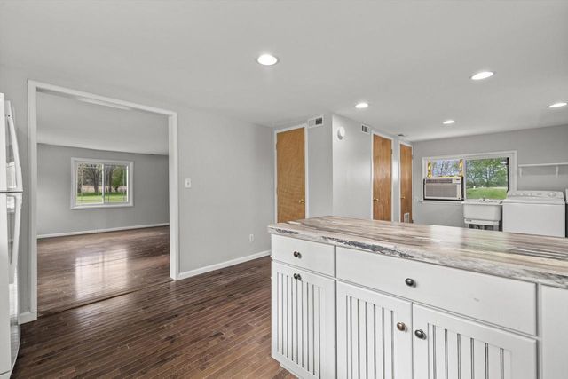 8200 312th AVENUE, Burlington, WI 53105