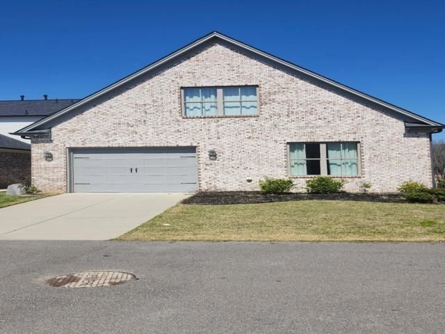 400 VALLEY FORGE LN, Rossville, TN 38066
