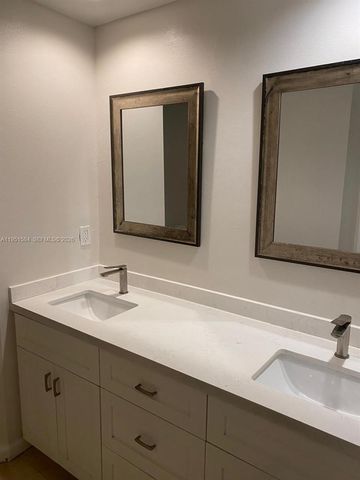 3245 NE 184th St 13201, Aventura, FL 33160