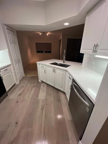 3245 NE 184th St 13201, Aventura, FL 33160