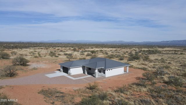 8287 S Elohyna Lane, Hereford, AZ 85615