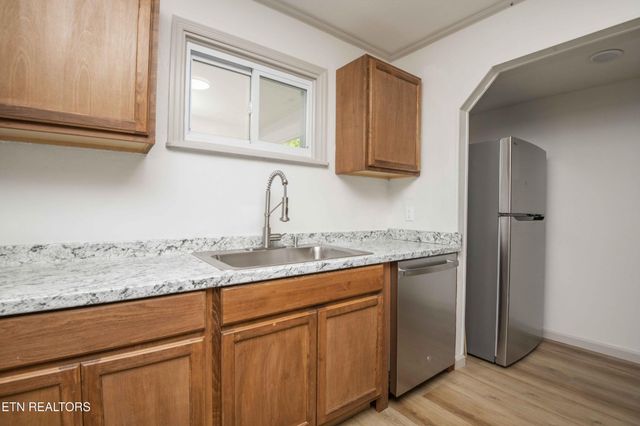 406 McConkey St, Madisonville, TN 37354