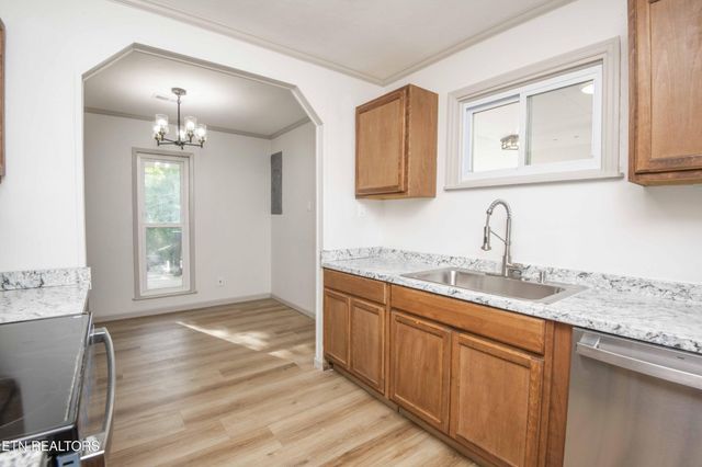 406 McConkey St, Madisonville, TN 37354