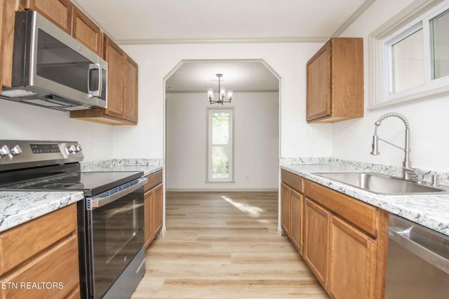 406 McConkey St, Madisonville, TN 37354