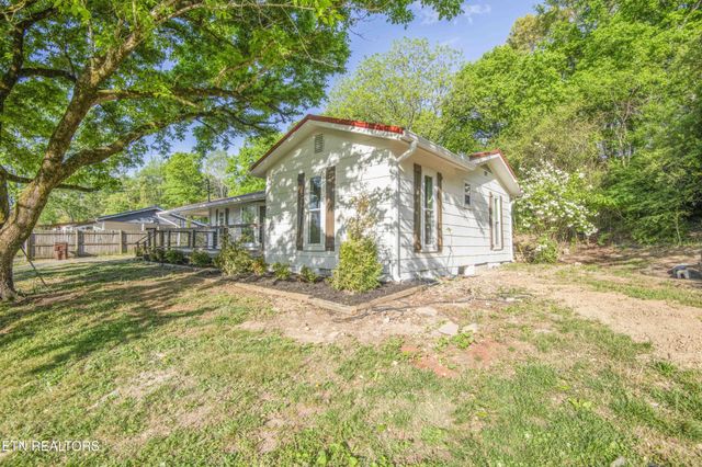 406 McConkey St, Madisonville, TN 37354