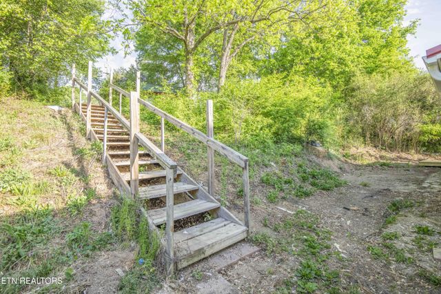 406 McConkey St, Madisonville, TN 37354