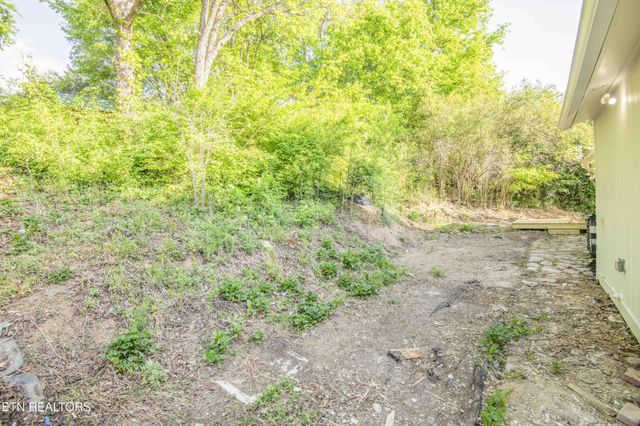 406 McConkey St, Madisonville, TN 37354
