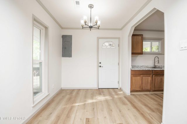 406 McConkey St, Madisonville, TN 37354