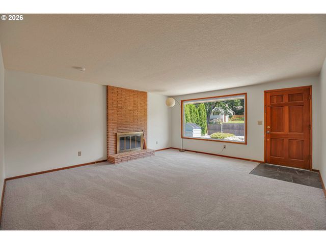 Webster Rd, Gladstone, OR 97027