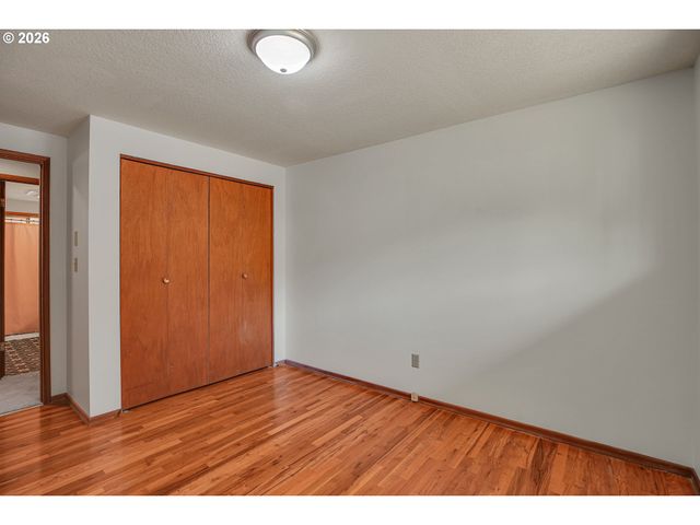 Webster Rd, Gladstone, OR 97027