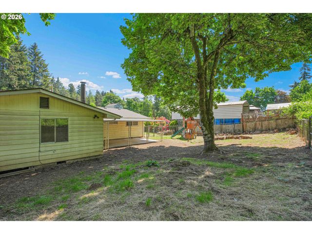 Webster Rd, Gladstone, OR 97027
