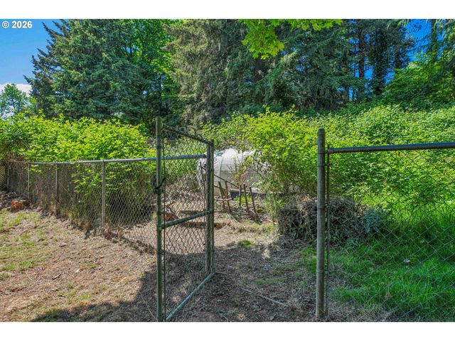 Webster Rd, Gladstone, OR 97027