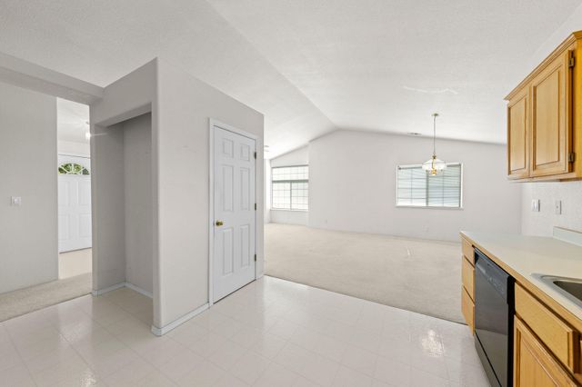 1450 Westview Drive, Grants Pass, OR 97527
