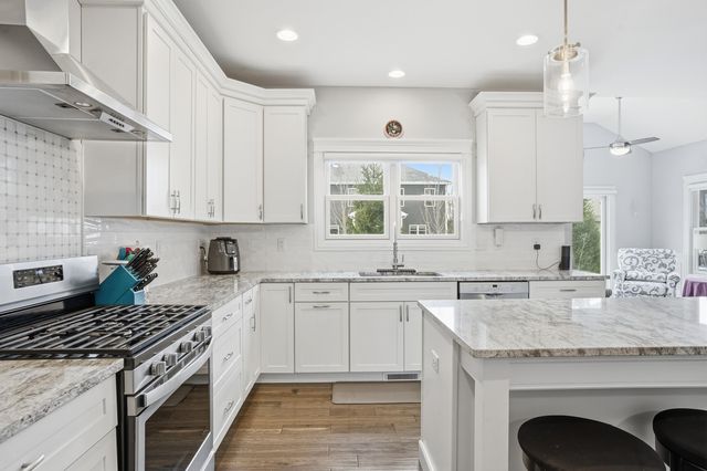 1983 Franklin Drive, Crown Point, IN 46307