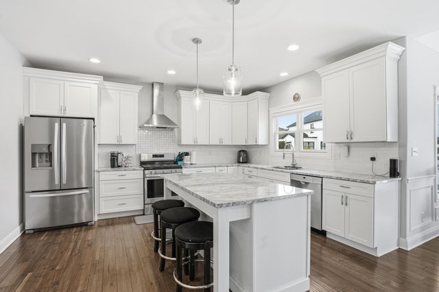 1983 Franklin Drive, Crown Point, IN 46307