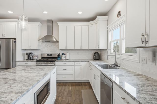 1983 Franklin Drive, Crown Point, IN 46307