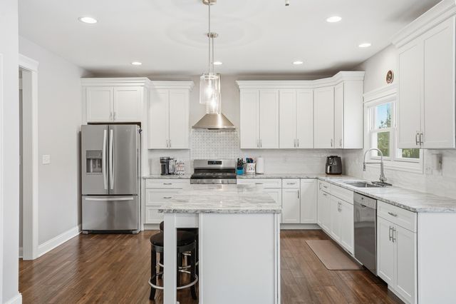 1983 Franklin Drive, Crown Point, IN 46307