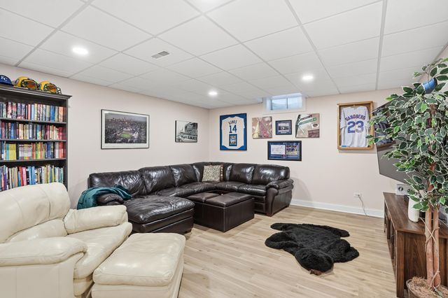 1983 Franklin Drive, Crown Point, IN 46307