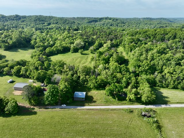 4190 Fattybread Branch Rd, Williamsport, TN 38487