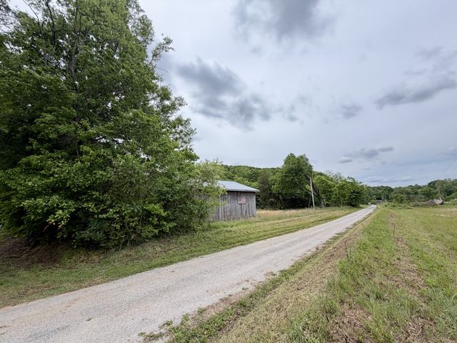 4190 Fattybread Branch Rd, Williamsport, TN 38487