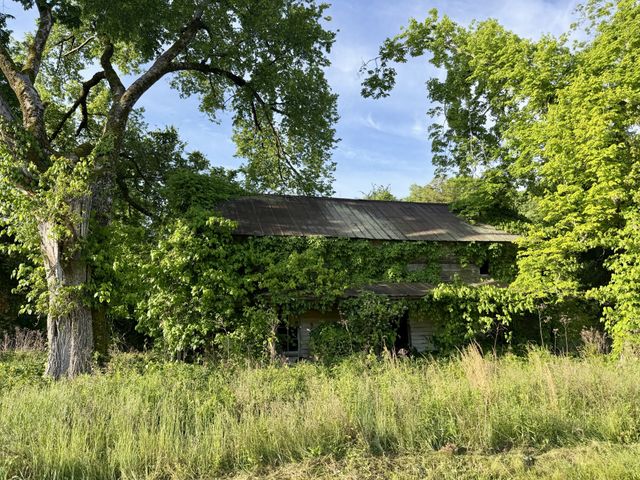 4190 Fattybread Branch Rd, Williamsport, TN 38487