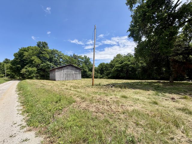 4190 Fattybread Branch Rd, Williamsport, TN 38487