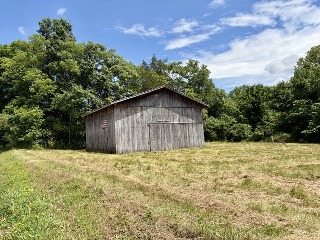 4190 Fattybread Branch Rd, Williamsport, TN 38487