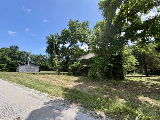 4190 Fattybread Branch Rd, Williamsport, TN 38487