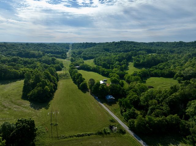 4190 Fattybread Branch Rd, Williamsport, TN 38487