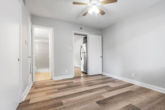 1010 W 23rd ST 4, Austin, TX 78705