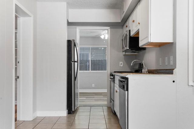 1010 W 23rd ST 4, Austin, TX 78705