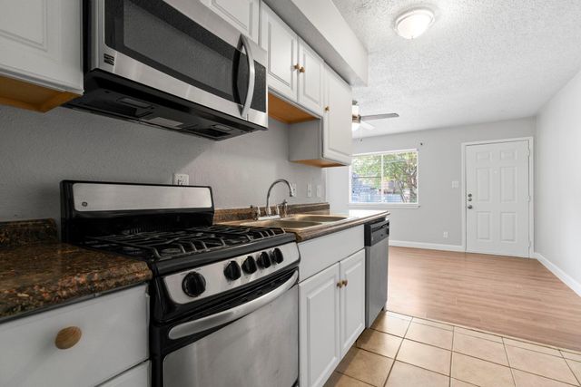 1010 W 23rd ST 4, Austin, TX 78705