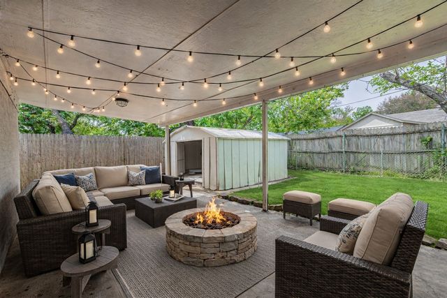 1612 Warren Lane, Fort Worth, TX 76112