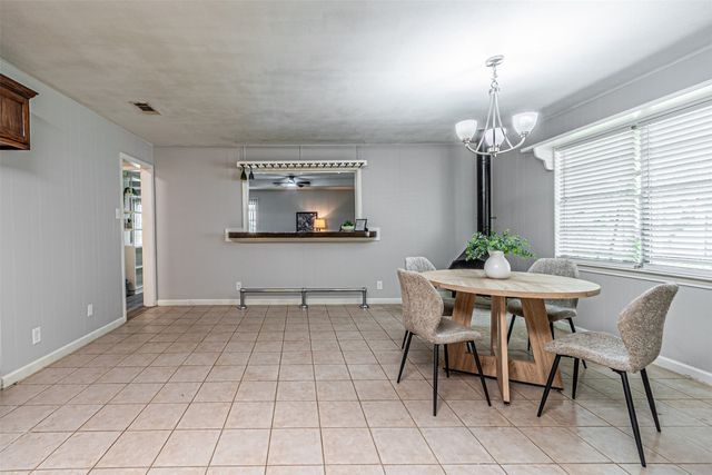 1612 Warren Lane, Fort Worth, TX 76112