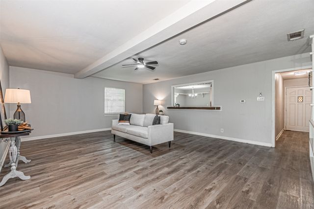 1612 Warren Lane, Fort Worth, TX 76112