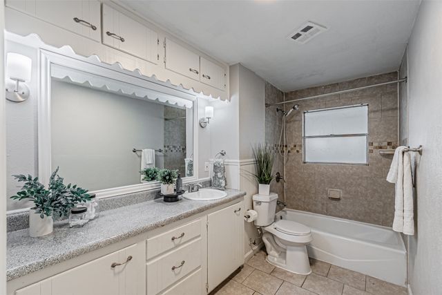 1612 Warren Lane, Fort Worth, TX 76112