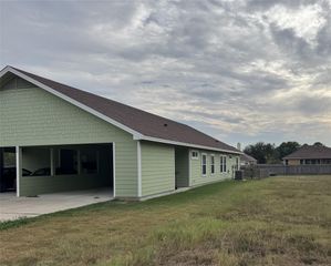 905-B Crockett ST, Lockhart, TX 78644