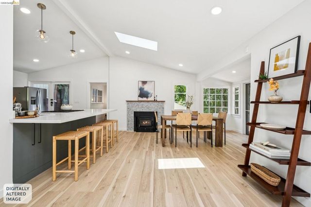 6400 Pinehaven Rd, Oakland, CA 94611