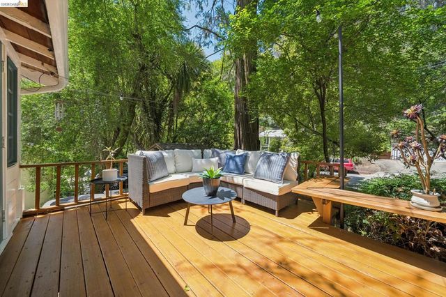 6400 Pinehaven Rd, Oakland, CA 94611
