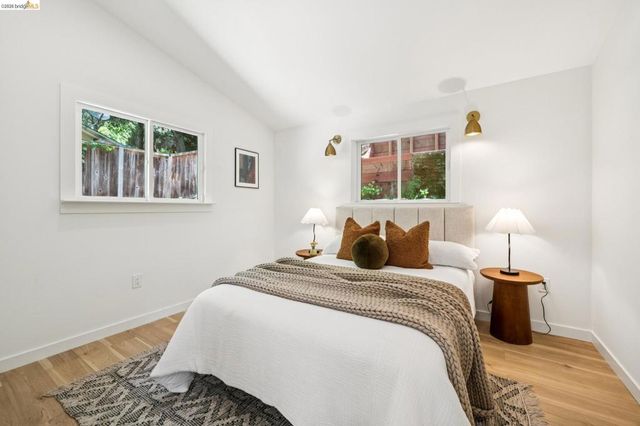 6400 Pinehaven Rd, Oakland, CA 94611