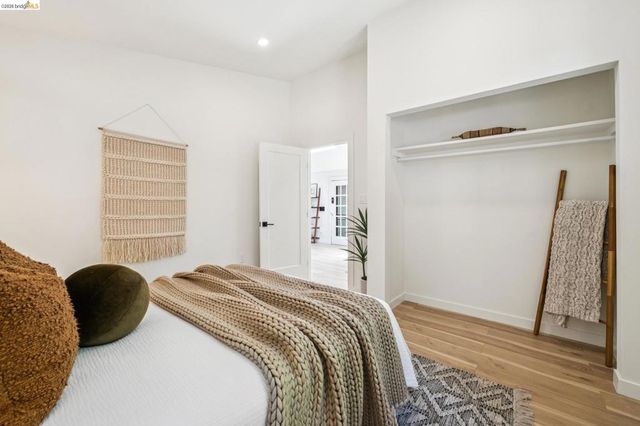 6400 Pinehaven Rd, Oakland, CA 94611