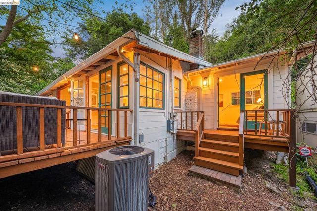 6400 Pinehaven Rd, Oakland, CA 94611