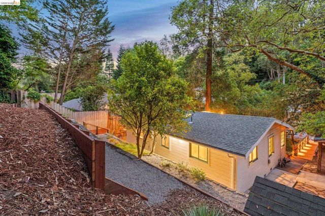 6400 Pinehaven Rd, Oakland, CA 94611