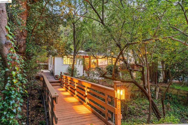 6400 Pinehaven Rd, Oakland, CA 94611